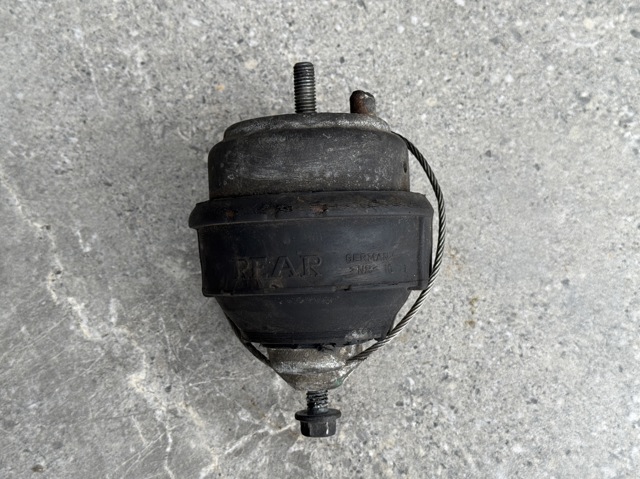 Задня опора двигуна 30666175 VOLVO
