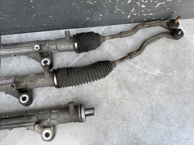 Рейковий рульовий механізм 490018982R RENAULT