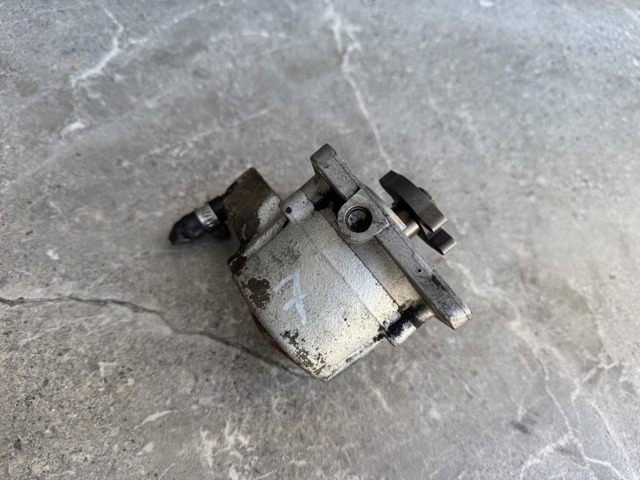 Насос вакуумний 504019972 PEUGEOT