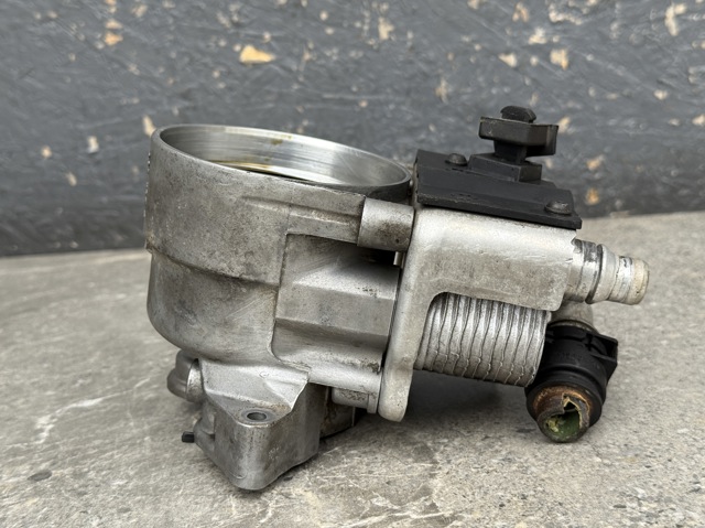 Корпус маслофільтра 7505203 BMW