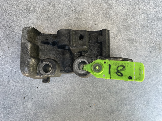 Кронштейн подушки (опори) двигуна, верхньої 7700108207 RENAULT