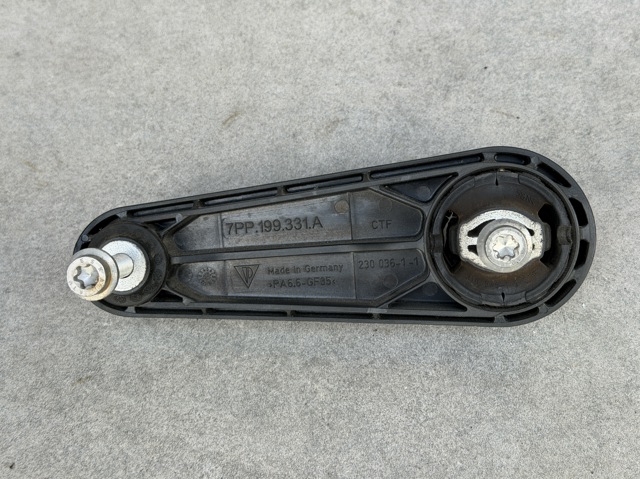 Подушка (опора) двигуна, права верхня 7PP199331A PORSCHE