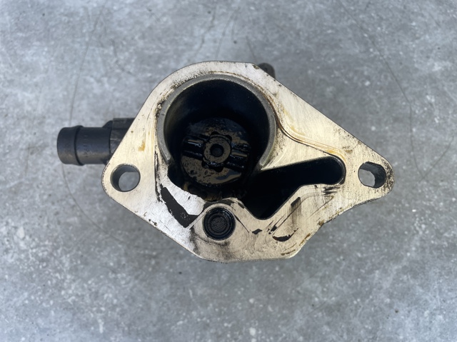 Насос вакуумний 8200113585 RENAULT