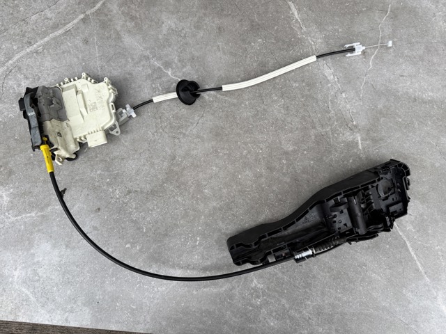 Замок задньої дверї, правої 8K0839016G PORSCHE