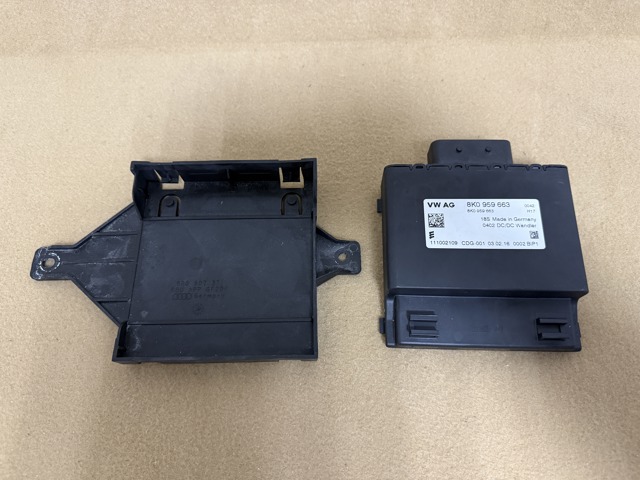 Стабілізатор напруги 8K0959663 PORSCHE
