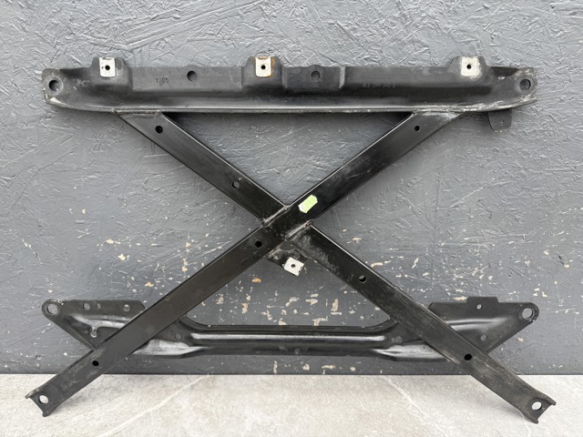 Підсилювач переднього підрамника 8K1399345E PORSCHE