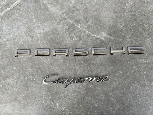 Емблема кришки багажника, фірмовий значок 95B853687 PORSCHE