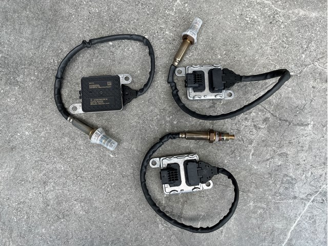 Датчик оксидів азоту NOX A0009050914 MERCEDES