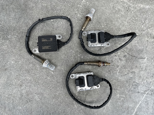 Датчик оксидів азоту NOX, передній A0009058011 MERCEDES