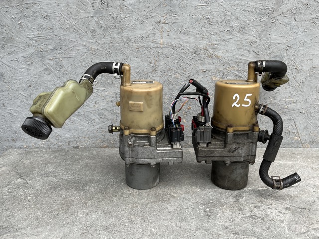 Помпа ГПК BR5V32600A MAZDA