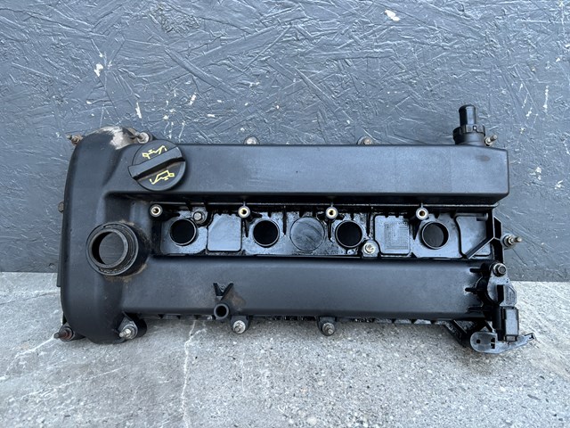 Кришка клапанів L3G610210D MAZDA