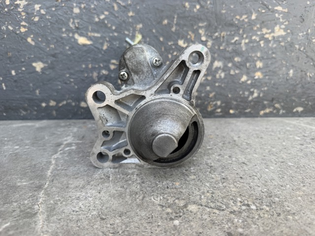 Стартер автомобільний M001T81582 MAZDA