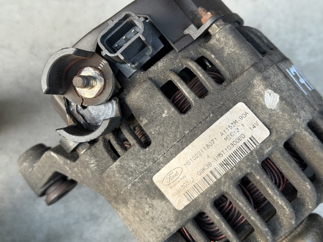 Авто генератор MS1022118071 FORD