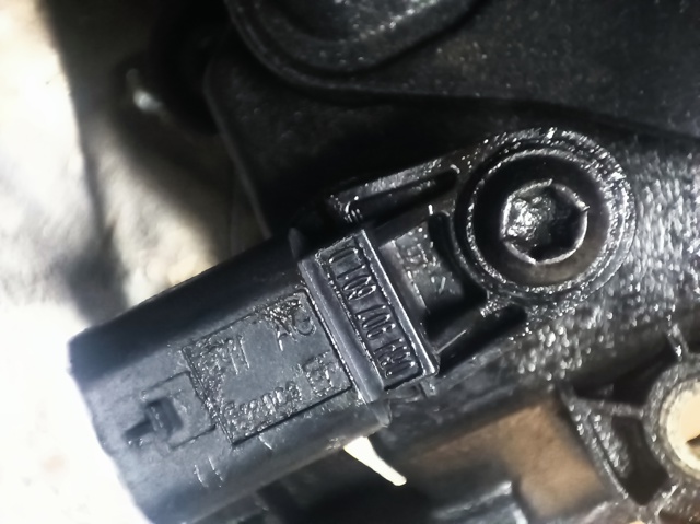 Датчик положення распредвалу 06M907601D VAG