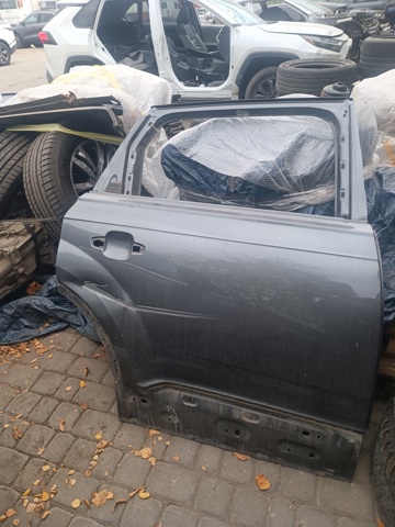 Двері пасажирські задні праві 4M0833052E VAG