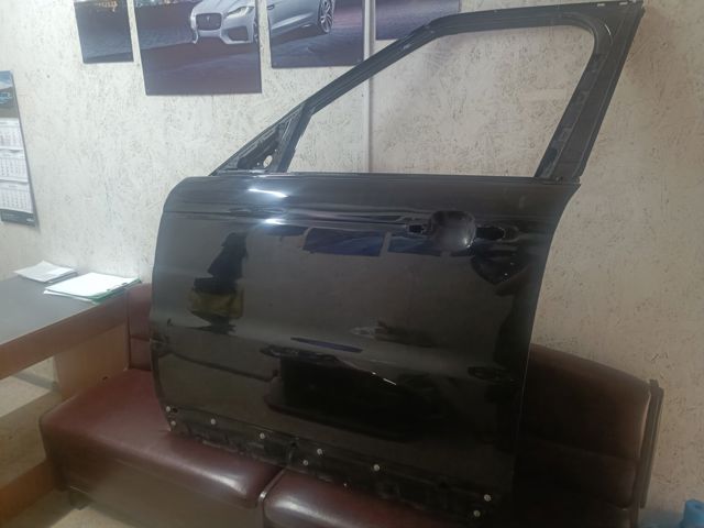 Двері передні, ліві LR044227 LAND ROVER