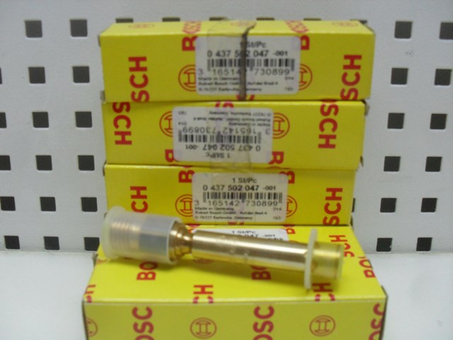 Форсунка паливна 0437502047 BOSCH