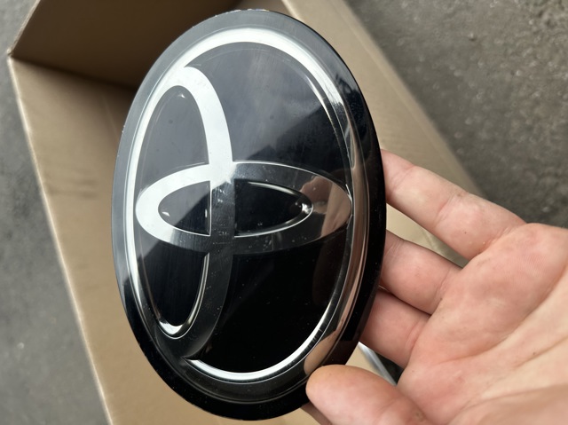 Емблема решітки радіатора 5314133130 TOYOTA
