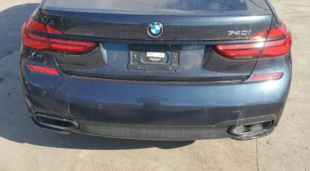Бампер задній 51128064760 BMW