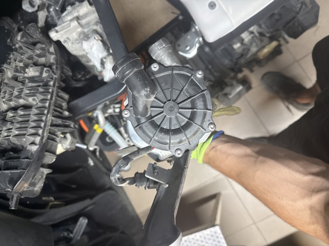 Компресор 04E959231D VAG
