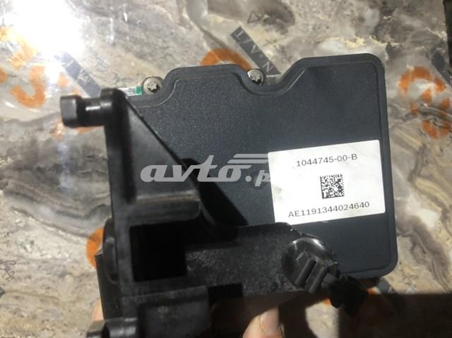 Насос АБС (ABS) головного гальмівного циліндра 104474500B Tesla Model