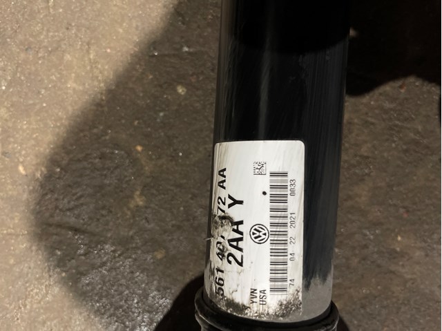 Привід передній правий 561407272AA VAG