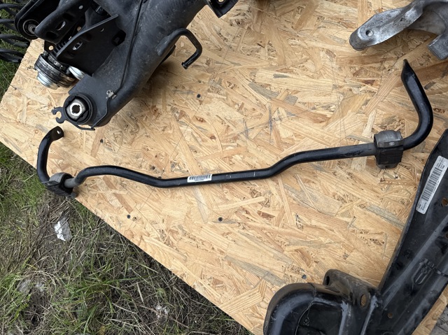 Стабілізатор задньої підвіски 5Q0511305BE VAG