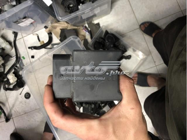 Модуль (блок) управління паливного насоса 5Q0906093A VAG