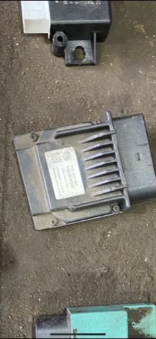 Модуль керування (ЕБУ) паливного насосу 5QJ906093 VAG
