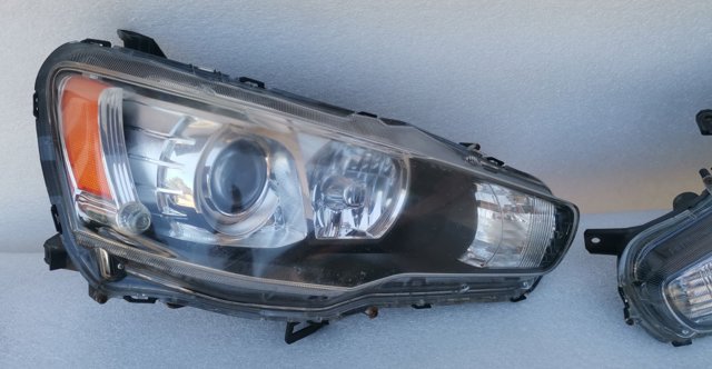 Фара комбінована, передня 8301C348 MITSUBISHI