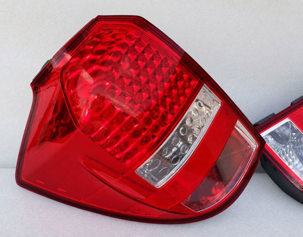 Задня ліва фара 924011H350 HYUNDAI