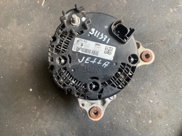 Авто генератор 04E903024F VAG