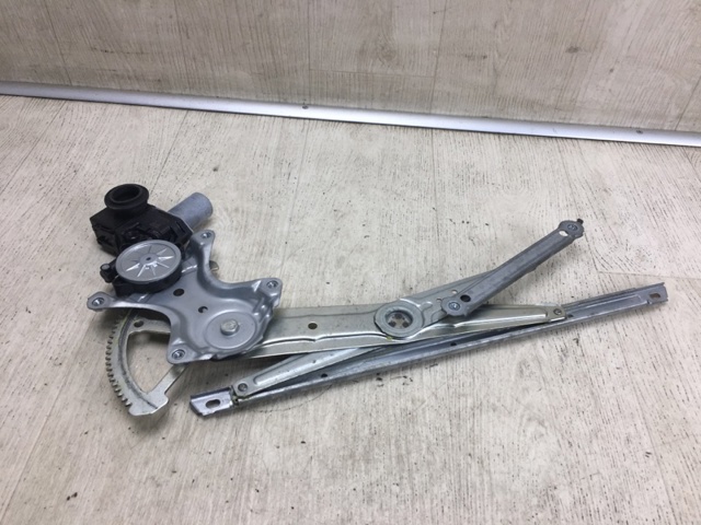 Мотор склопідйомника дверей задніх, правих 0620203992 TOYOTA