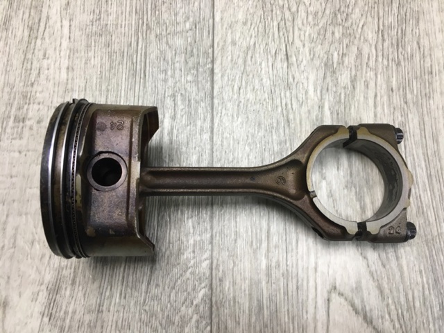 Шатун поршня двигуна 1115A065 MITSUBISHI
