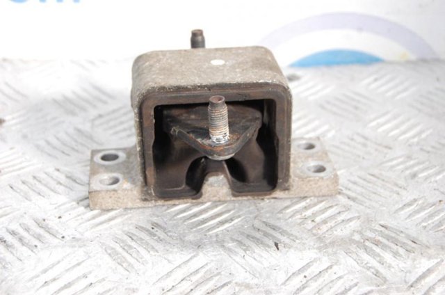 Права подушка мотора 113201CB0A NISSAN