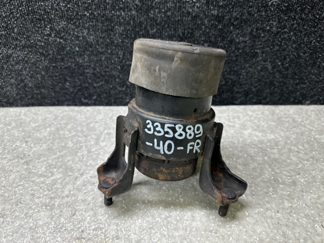 Подушка двигуна передня 1236128220 TOYOTA