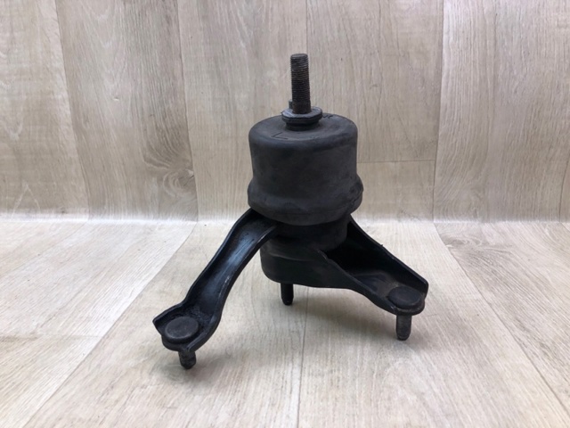Права подушка двигуна 123620P050 TOYOTA