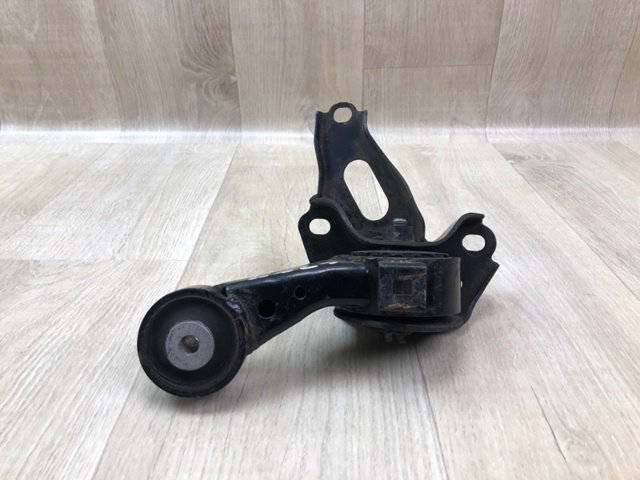 Подушка (опора) двигуна, права верхня 1236320100 TOYOTA
