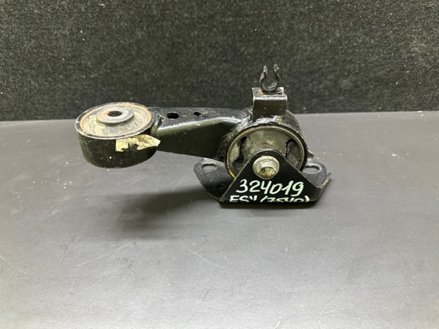 Подушка (опора) двигуна, права верхня 1236320120 TOYOTA