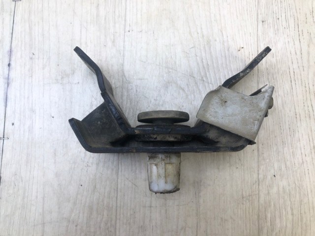 Подушка (опора) двигуна, задня 1237150150 TOYOTA