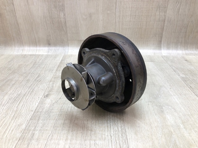 Водяний насос 12620226 GM