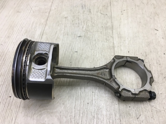 Поршень двигуна без кілець 131010A040 TOYOTA