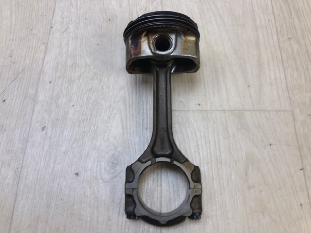 Шатун поршня ДВЗ 1320139225B0 TOYOTA