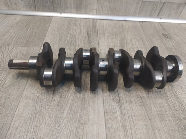 Вал колінчастий і маховик 1340137010 TOYOTA
