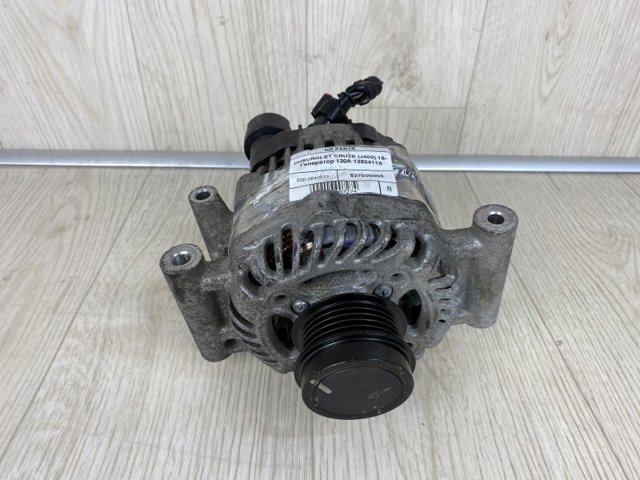 Генератор автомобільний 13534118 GM