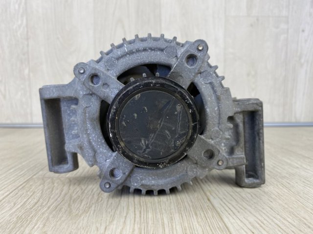 Генератор 13592811 GM
