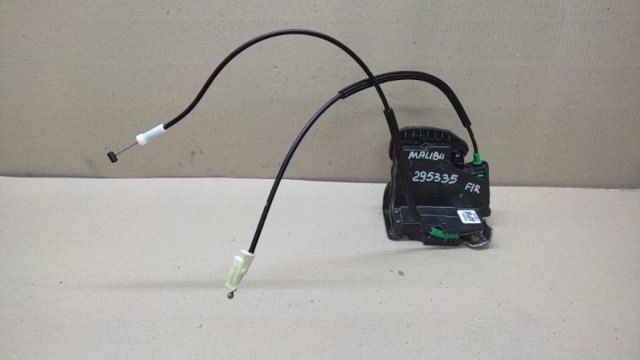 Замок передніх пасажирських дверей 13598360 GM