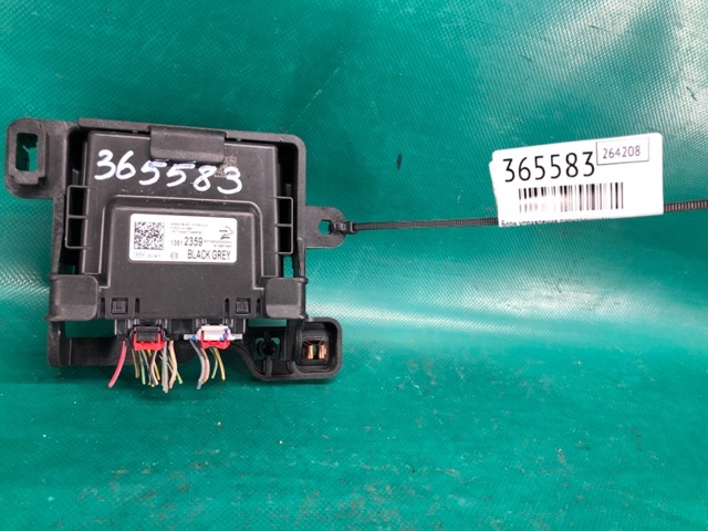 Блок управління бортової мережі 13599318 GM