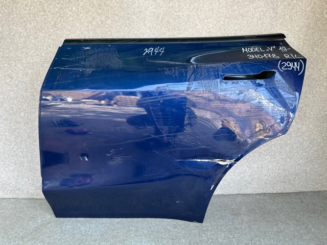 Двері задні Tesla Model Y