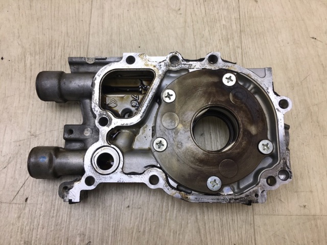 Насос маслозакачуючий 15010AA320 SUBARU